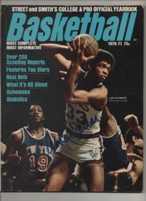 [1 of 1] 1970-71 Street and Smith College & Pro Official Yearbook Basketball-Lew Alcindor - Signed by Kareem Abdul-Jabbar