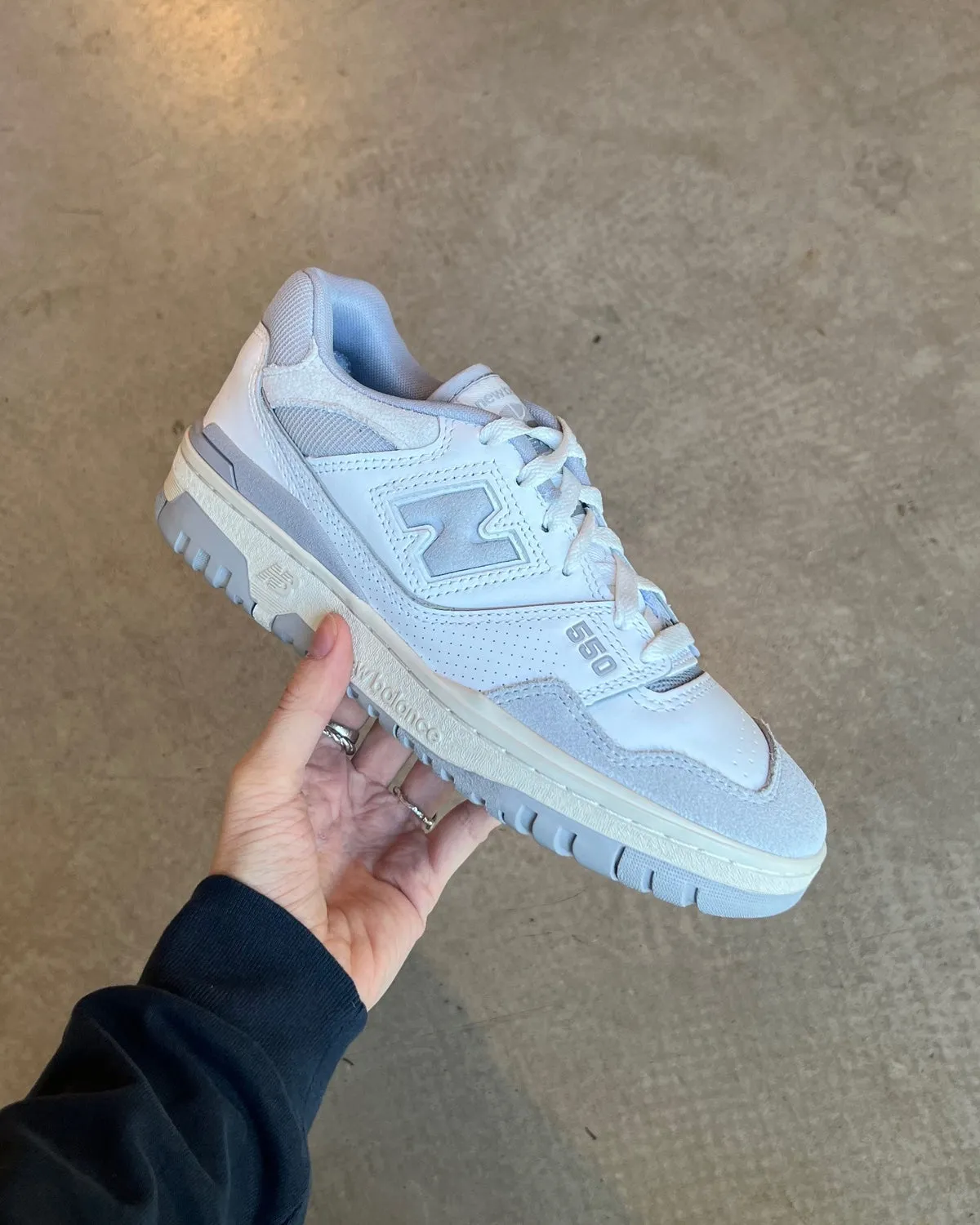 BB550NEA - White