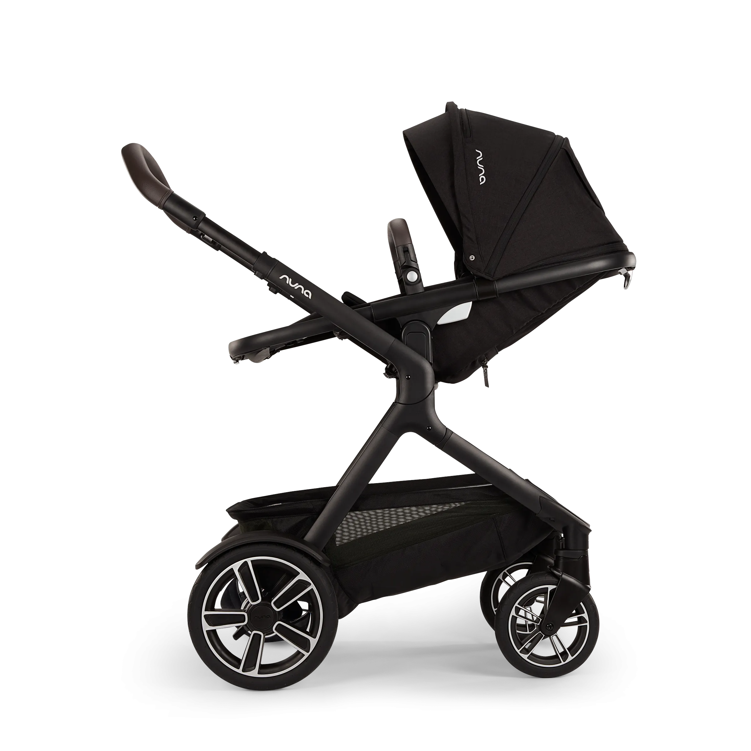 DEMI NEXT WITH CARRYCOT