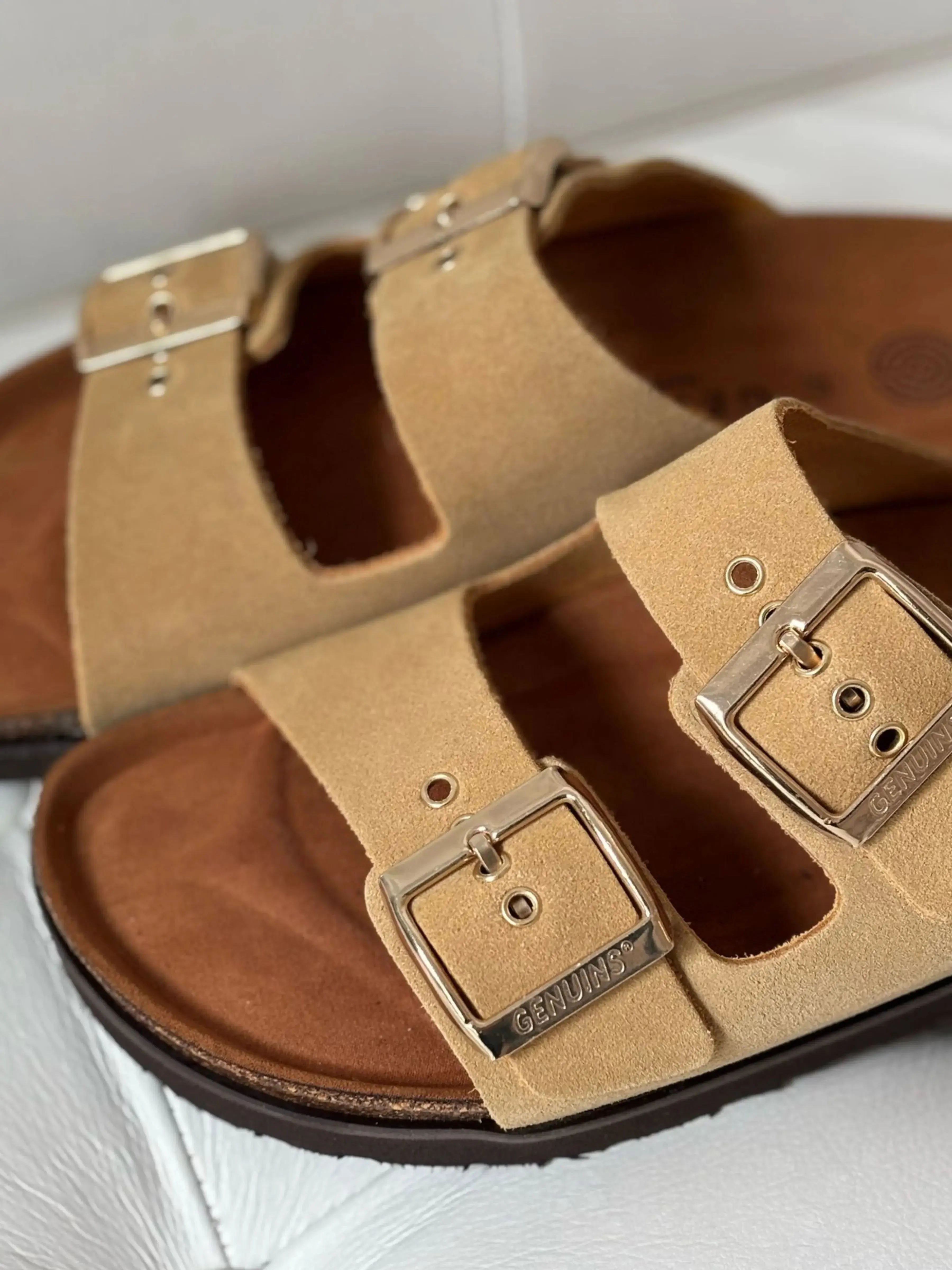 Hawaii Camel Sandals