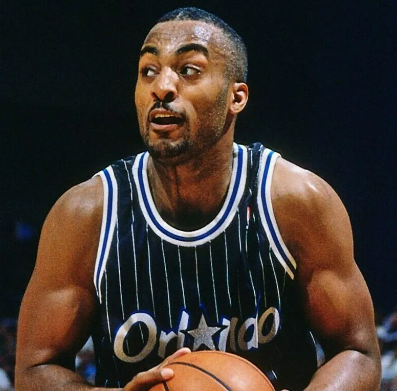 Orlando Magic 1993-94 Team Signed Basketball (JSA LOA) A Hardaway, Shaq, D Scott