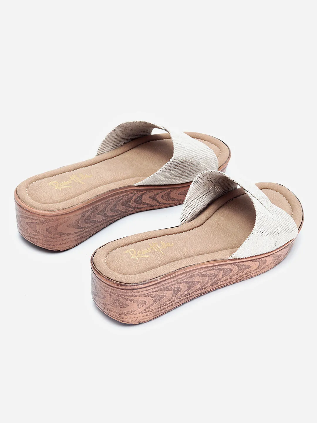Priana Wedges